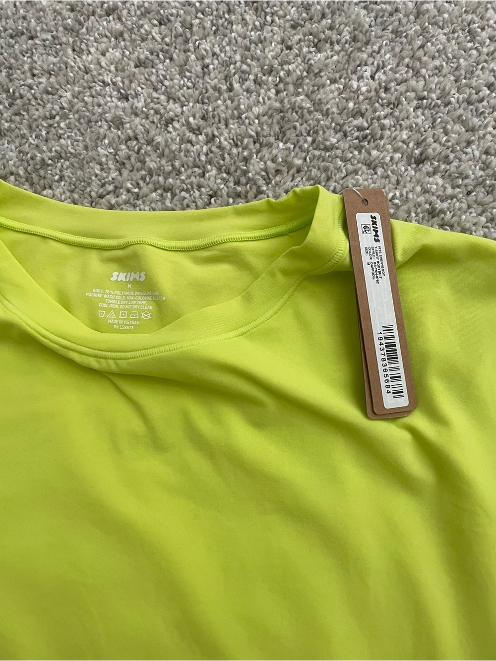 SKIMS Fits Everybody Daffodil Short Sleeve Bodysuit - Picture 3 of 3